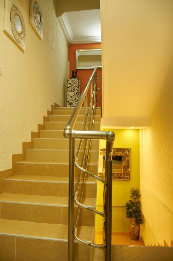 The Ritzz Exclusive Guest House Accra Exterior photo